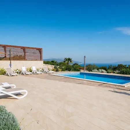 Luce Vila Labin (Istria)